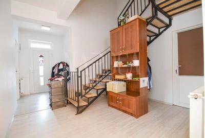 Casa 6 camere de vanzare in Floresti - 3