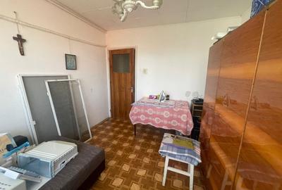 Apartament cu 4 camere decomandat în Brâncoveanu