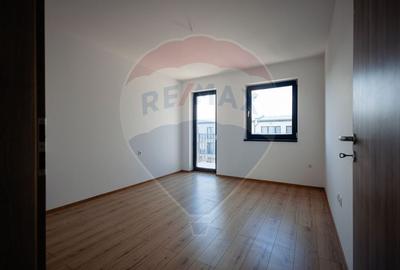 Apartament cu 3 camere tip Penthouse in zona Cetate COMISION 0% - 10