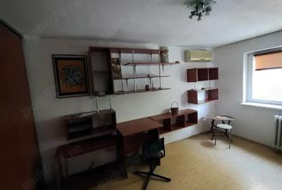 Garsonieră decomandată în Titan - 8