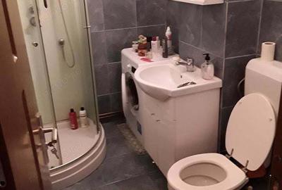 Garsonieră decomandată în Eroii Revoluției