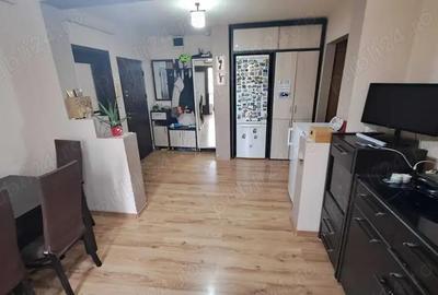 Apartament cu 3 camere decomandat, 70 mp, Calea Aradului