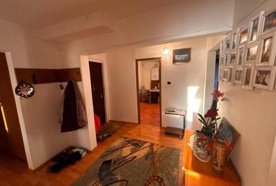 Apartament cu 4 camere decomandat, mobilat în Calea Moldovei - 2