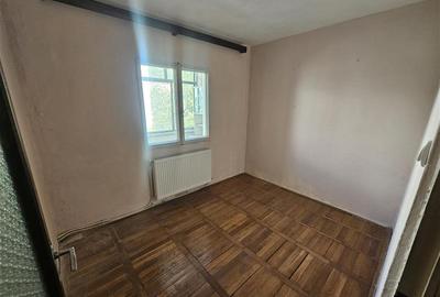 Apartament cu 4 camere decomandat în Micro IV - 5