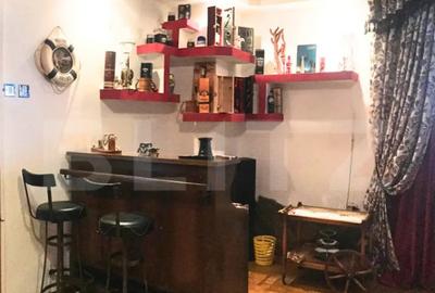 Casă cu 5 camere cu Teren 3000 Mp în Central