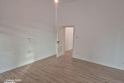 Casă cu 4 camere cu Teren 462 Mp în Central - 15