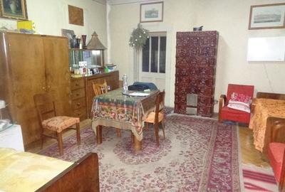 Vanzare casa 220 mp utili, teren 860 mp, Semicentral