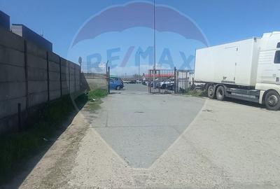 Spațiu comercial, de 1,900 mp, în Lacu - 4