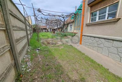 Casă cu 5 camere cu Teren 1700 Mp în Episcopia Bihorului - 1