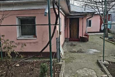 Casă cu 3 camere cu Teren 210 Mp în Central