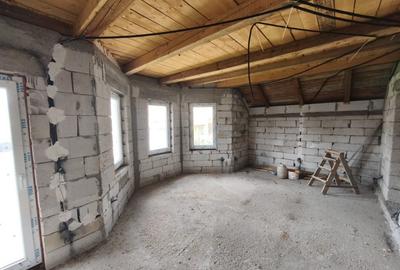 Casă cu 5 camere cu Teren 4400 Mp în Central - 18