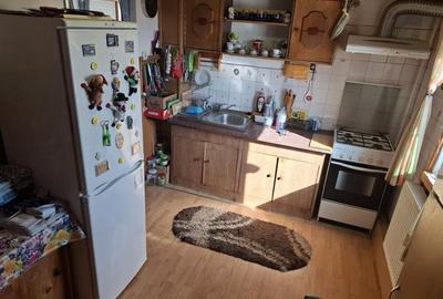 Apartament cu 2 camere decomandat în Tractorul - 4