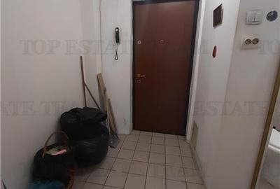 Bd Basarabiei -Parcul National- Vanzare  Garsoniera in bloc  Anvelopat-Libera - 7