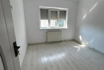 De vanzare 2 camere, etaj 2, zona ultracentrala, renovat, 62.000 euro