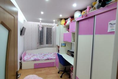APARTAMENT DE VANZARE CALEA BUCURESTI 3 CAMERE ETAJ 4 - 4