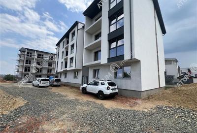 Apartament la cheie cu 2 camere decomandate etaj 1 zona Sema