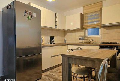 Apartament cu 3 camere decomandat în Tractorul - 3
