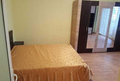 Apartament cu 2 camere decomandat în - 4
