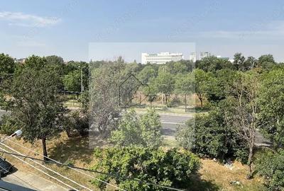 Apartament cu 4 camere decomandat în Petricani - 4