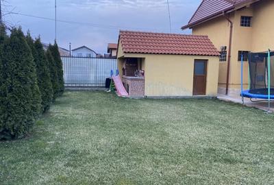 Casă cu 5 camere decomandat cu Canalizare în Central - 4