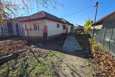 Casă cu 3 camere semidecomandat în Dumbrava - 13