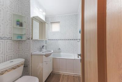 Rezervat De vânzare apartament spațios cu 2 camere decomandat etaj 3 - 9