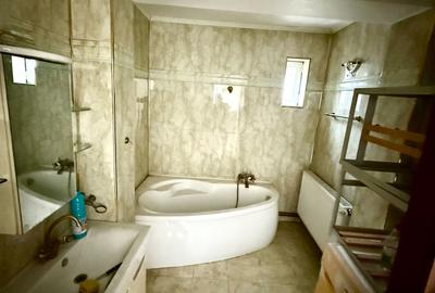 Apartament cu 3 camere decomandat în Central - 3