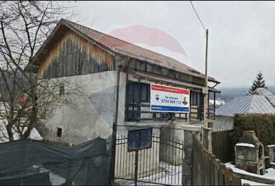 Casă cu 5 camere cu Teren 200 Mp în Poiana Țapului - 1