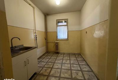 Apartament cu 4 camere decomandat în Republicii - 14