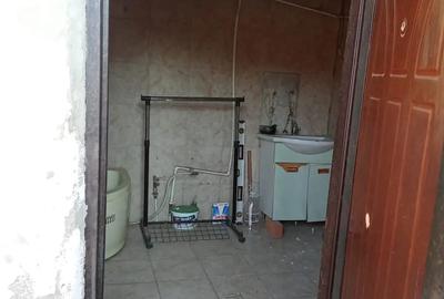 Vand casa la curte - 7