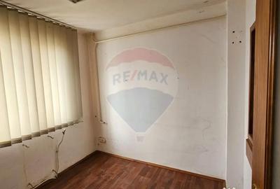 Spațiu comercial, de 80 mp, în Mărăței - 4