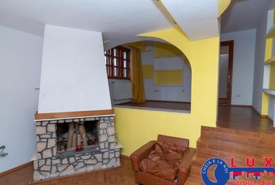 Casă cu 4 camere cu Teren 110 Mp în Central - 1