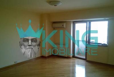 Apartament cu 4 camere decomandat în P-ța Alba Iulia