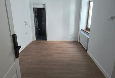Apartament zona Universitate - 4