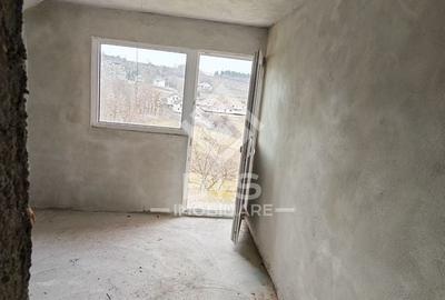 Casă individuală cu 4 camere cu Canalizare în Exterior Est - 17