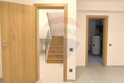 Casă cu 12 camere cu Teren 540 Mp în Mărăști - 33