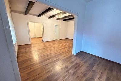 Apartament cu 3 camere semidecomandat în Polonă - 2