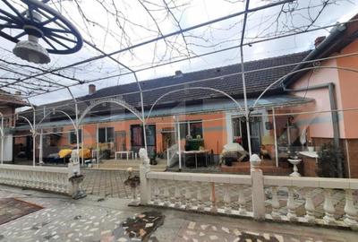 Casă cu 4 camere cu Teren 1050 Mp în Steaua