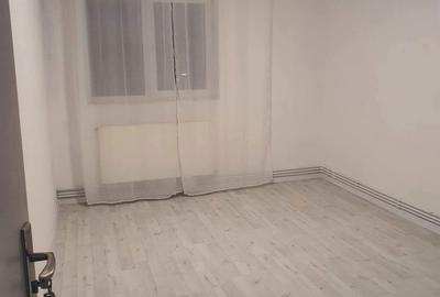 Garsoniera de vanzare, disponibila - 8