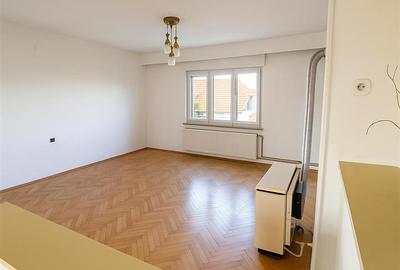 Casă cu 11 camere cu Teren 371 Mp în Est - 7