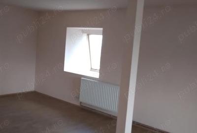 Casă cu 5 camere cu Teren 1000 Mp în Central - 1