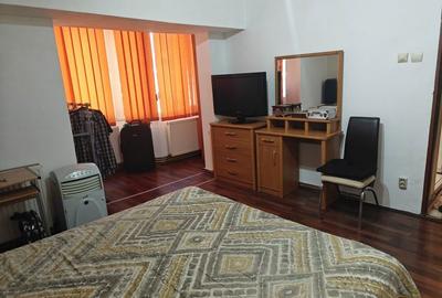 Apartament cu 3 camere decomandat în Central - 4