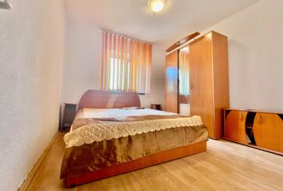 Apartament cu 3 camere decomandat în Micro 12 - 1