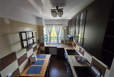 Royal Imobiliare - Vanzare apartament 3 camere zona 9 Mai - 10