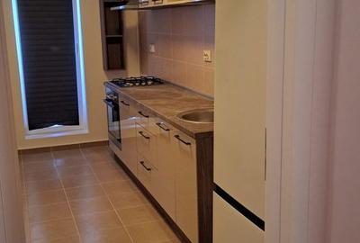 Garsonieră decomandată în Titan