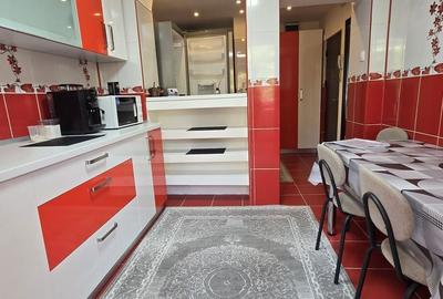 Apartament cu 3 camere decomandat în Micro 3 - 9