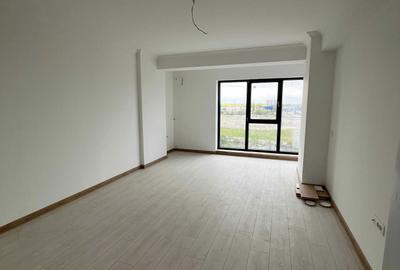 Apartament cu 3 camere decomandat în Energia - 1