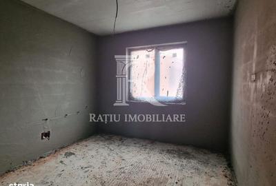 Casă cu 4 camere în Sântandrei