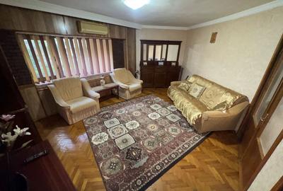 Apartament 3 camere zona Capitol
