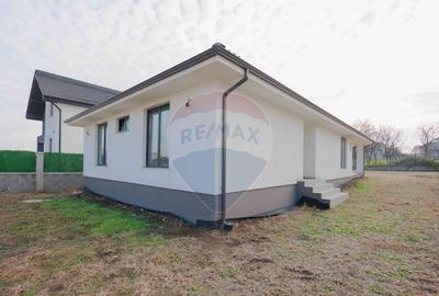 Casă cu 4 camere cu Teren 539 Mp în Calea Clujului - 15